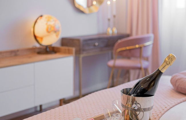 Designer 2-Bedroom Flat with Balcony & Full Amenities Steps from Piata Universitatii - Foto 15