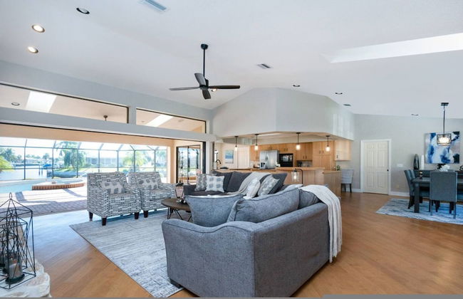 Waterfront Villa With Heated Pool Spa - Foto 13