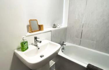 3 Double Bedrooms, Lancashire Townhouse, Free Parking - Foto 12