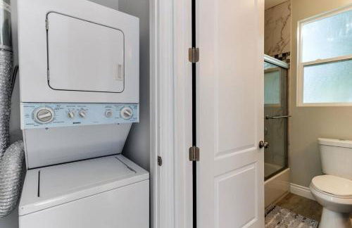 Stylish Modern Lake Balboa Retreat 3 Bedroom House - Foto 20