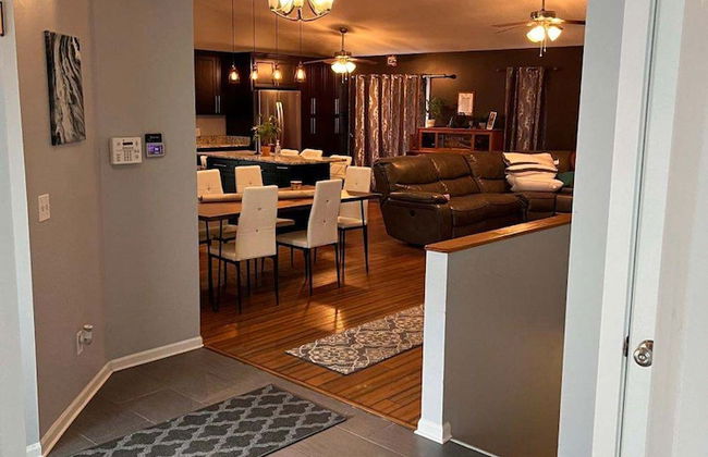 Remodeled and Inviting Free EV Charging Station Level 2 - Photo 17