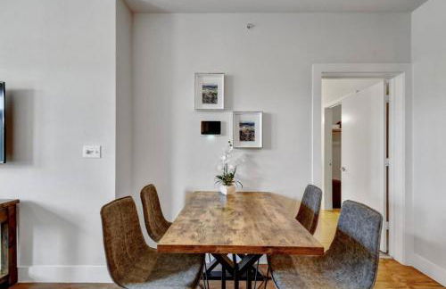 Charming Apartment in Southtown Wifi Pool Gym - Photo 6