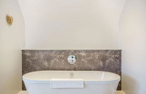 Lord Galloway 35 with Hot Tub - Photo 48