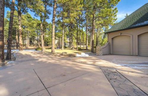 Peaceful Pines! Pool Table, Gym & Forest Views - Foto 34