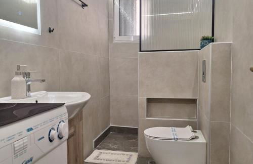 MARIAS APARTMENT SMART KEY BOX by PROJECT 86 IKE - Photo 10