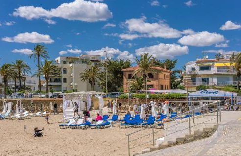 Amazing Apartment In Sant Pere De Ribes - Photo 19