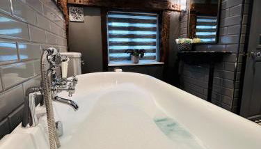 The Foremans House, With Hot Tub, A luxurious Historical pre 16th Century Grade II Listed House, location Essex in a picturesque Village, Country Pub In walking Distance - Foto 5