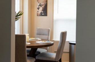 4 Bedroom 2 and a half bath that Sleeps 8 Near it all Ford Telegraph - Foto 40