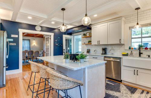 Hot Tub and Fireplace Coastal Getaway in Maine - Foto 2