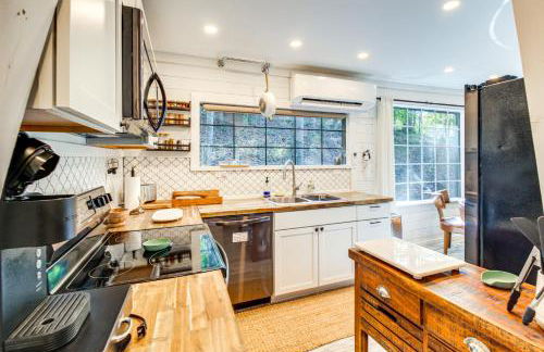 Deck and Grill Cozy Cottage in Talking Rock! - Foto 4