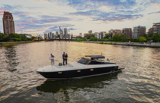 Yacht Tour in Frankfurt for up to 12 Guests - Photo 7
