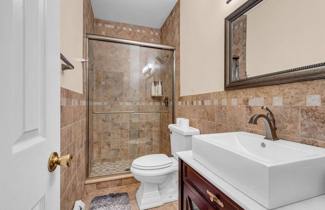 Cozy Private Home W Fireplace Outdoor Kitchen - Photo 54