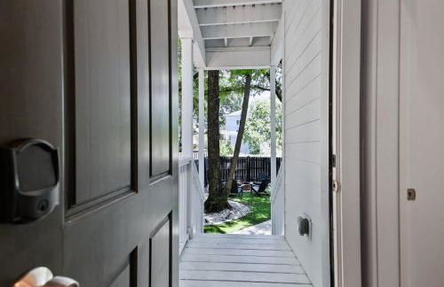 Fun & Renovated Artsy Downtown Apt Dog Friendly with Fully Fenced Backyard and Private Parking - Foto 24