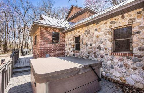 The Hopkins Hideaway - 40 Acres with trails, Arcades, Hot Tub, Fire Pit - Foto 34