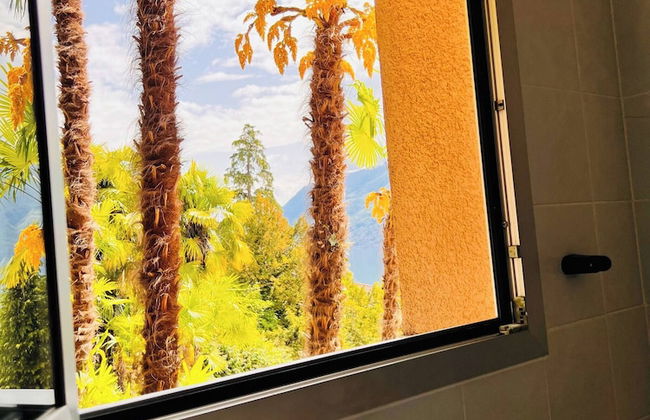 Enchanting View of Lake Maggiore & Mountains - Photo 30