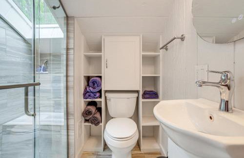 Sawyer Retreat with Fire Pit Less Than 2 Mi to Beaches! - Foto 17