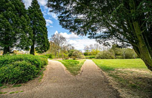 Milton Keynes for Families and Contractors with Private Parking - Foto 37