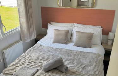 Casita De Cuervo at Shorefield Park - WIFI - Pet Friendly - Passes Included - Photo 6