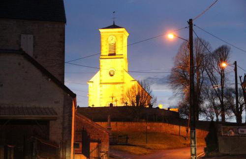 Elegant Family Home in Bouix - Foto 39