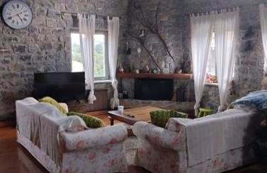 Vitina Number 5 House - Photo 9