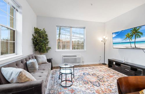 Modern 2BR 2BA Condo Sleeps 8 with Gym Laundry 20 Min to NYC - Foto 2