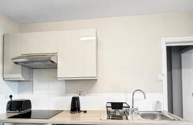 Amaya Four - Sleeps 5 - 1 bed apartment - Newly renovated- Close to town centre -Grantham Free Gym Access - Foto 6