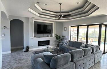 Luxury Waterfront Home With Heated Pool & Hot Tub - Foto 5