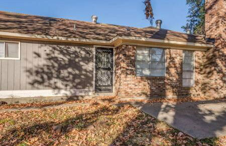 Mins from Parks Hiking & Dining- Brick Bungalow - Foto 36