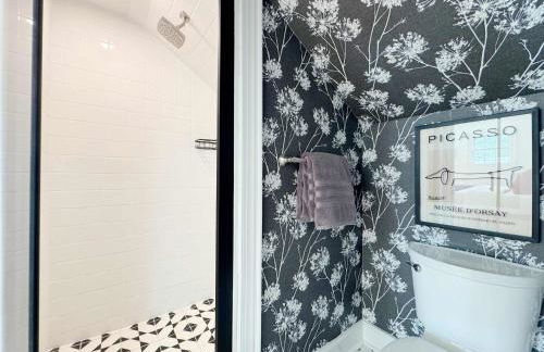 Classy 3-Story Downtown Apt - Great Location - Foto 9