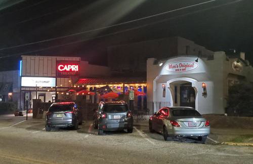 Cheerful 2 BR Near Colleges, Downtown, Attractions - Foto 46