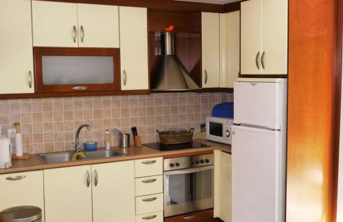 Steinturm mit Dach-Terrasse zwischen Fluß, Meer und Gebirge- Spiti Pirgos - Foto 21