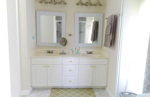 Villa Varona Resort, Heated Pool, Ping-Pong, Pool Table, Fire Pit and Pergola - Foto 11