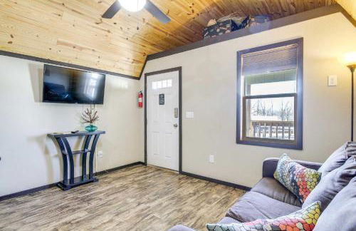 Charming Cabin Near Great Smoky Mountains! - Foto 6