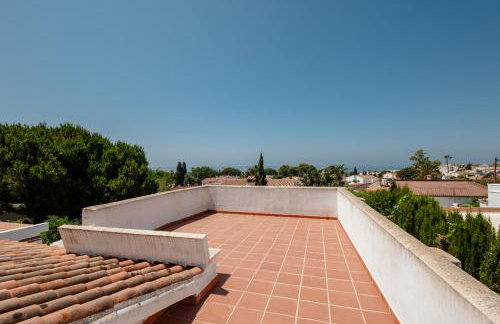 Holiday home with large sunny terrace, Costabella - Foto 10