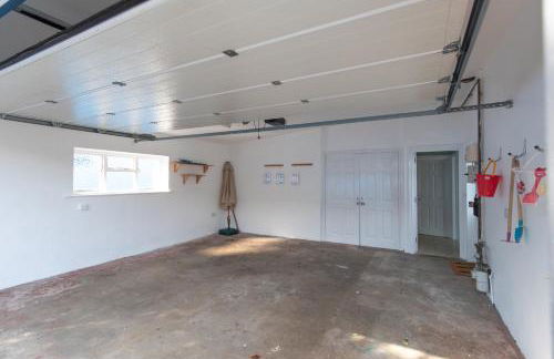 Sunningdale - Beach Side Cottage, Sea Views, Parking - Photo 76