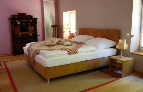 Haus Keppelborg: ZI Antonia mit Kirchplatzblick - Foto 1