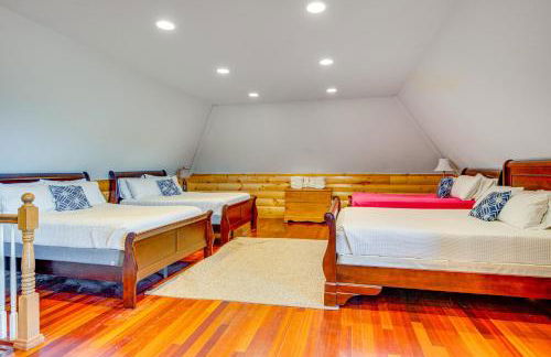 Spacious Belmont Home w/ Seasonal Pool & Grill - Foto 45