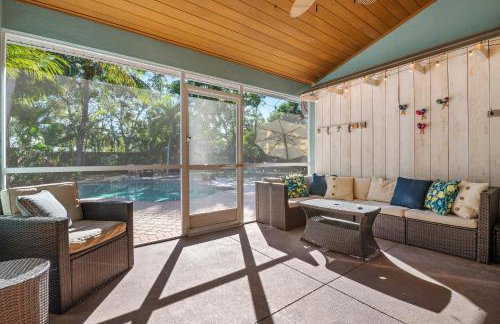 Nautical Escape! Private pool home with a tropical backyard oasis! - Foto 22