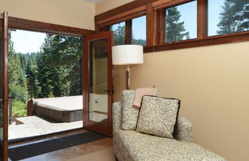 Luxury Northstar Home| hot tub| walk to ski lifts - Foto 25