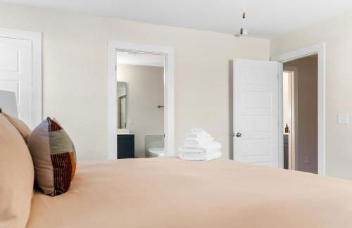 Family-Friendly 4BR with Fenced Yard & Parking - Foto 28