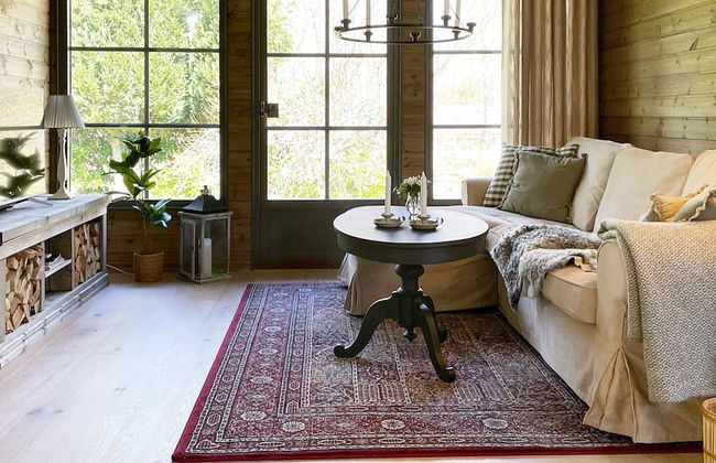 Charming Lakeside Cottage Getaway - Photo 24