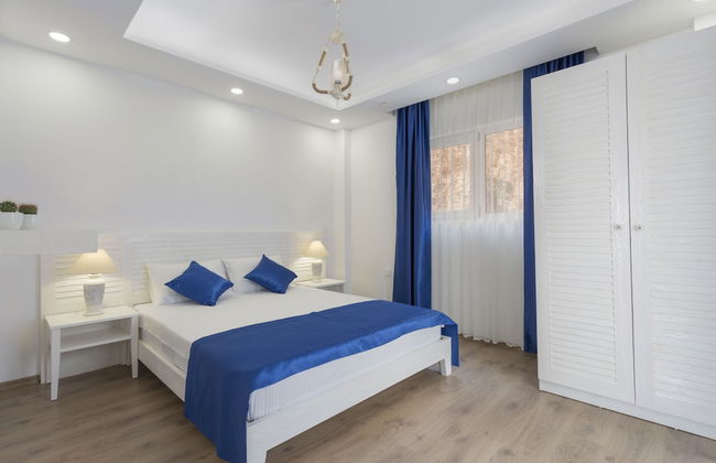 Kybele Suits - Photo 5