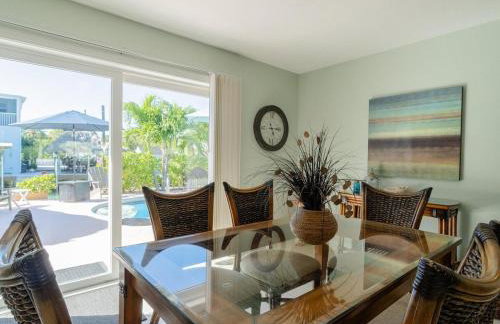 Tiki Time - Waterfront Pool Home, 65` Dock , Direct Ocean Access! - Foto 18