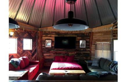 Rustic Octagon-Shaped Cabin for a Glamping Getaway near Huntington, West Virginia - Foto 14