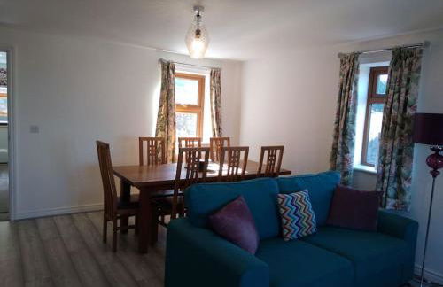 Staycation 3-bedroom home with panoramic views free off road parking - Foto 16