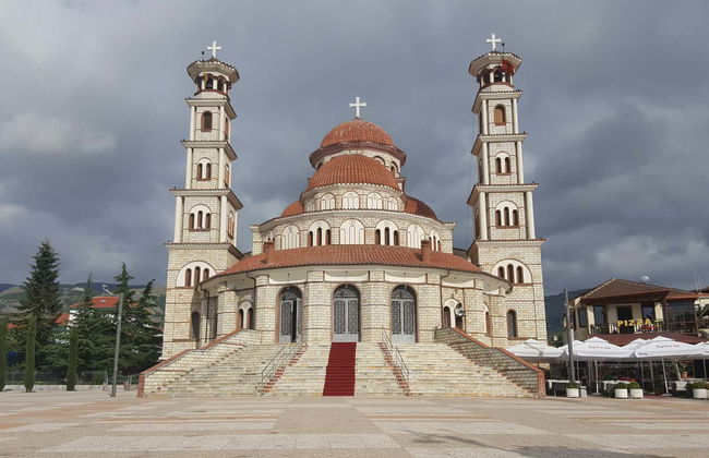 Visita guiada por Korca - Foto 1