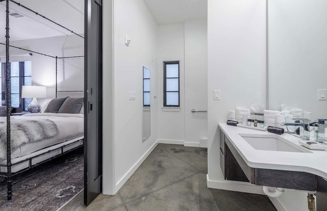 121 Hotel Floor 1 & 2 by Avantstay Sleeps 34, 10 Units in Nashville - Foto 14