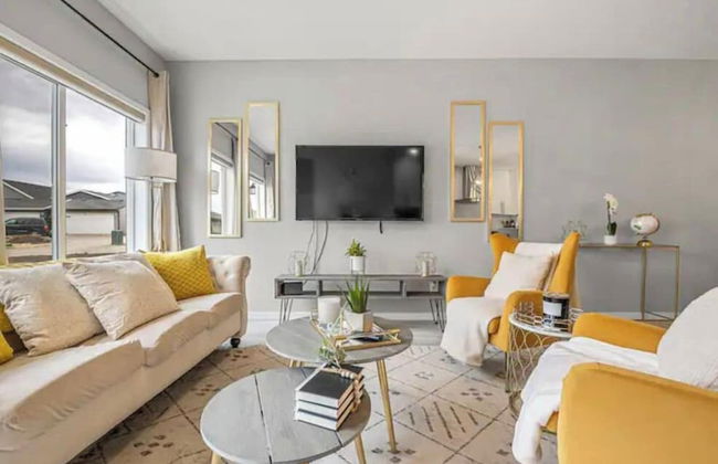 Luxury Modern Home - Livingstone - Photo 18