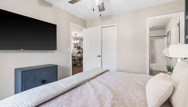 Water's Edge & Golf Course View - Foto 3, Habitación