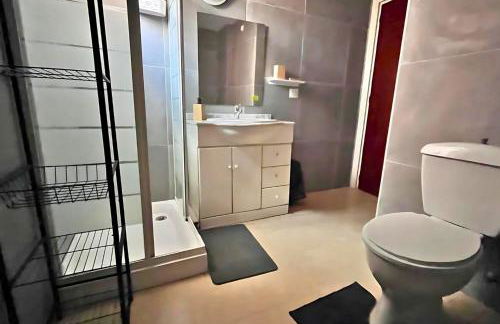 3-bedroom 2-bathroom flat ideal for families and nomads - Photo 36